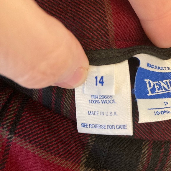 🎉Host Pick🎉 Vintage Pendleton Plaid Skirt Cabincore Wool Dark Red/ Black 14P - Picture 4 of 7